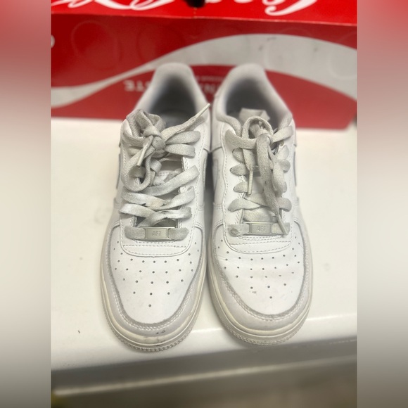 Nike Air Forces 1 - Picture 1 of 10